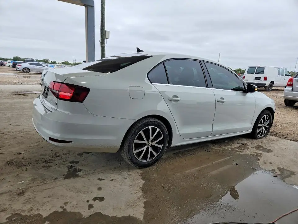 2017 VOLKSWAGEN JETTA SE  