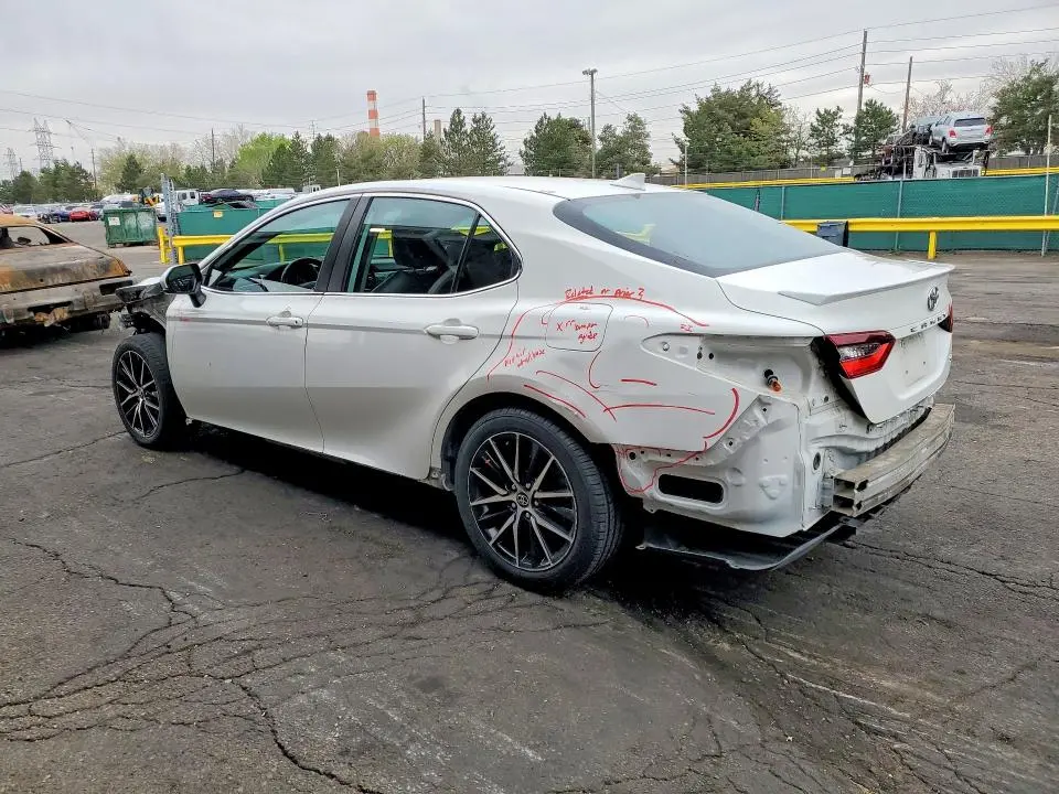 2021 TOYOTA CAMRY SE  
