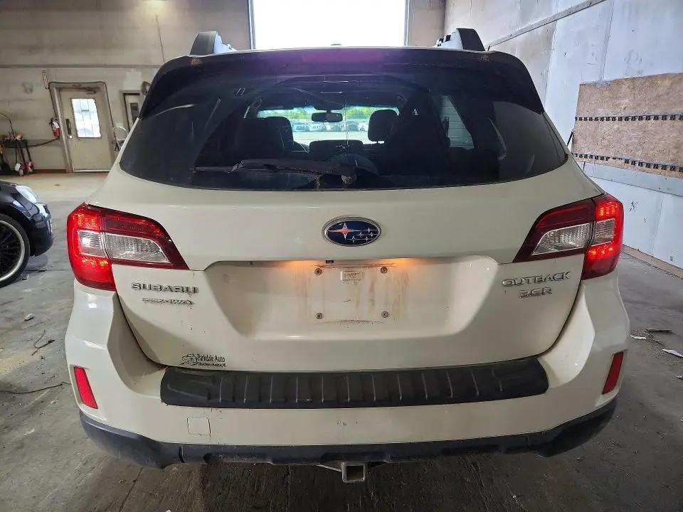 2015 SUBARU OUTBACK   