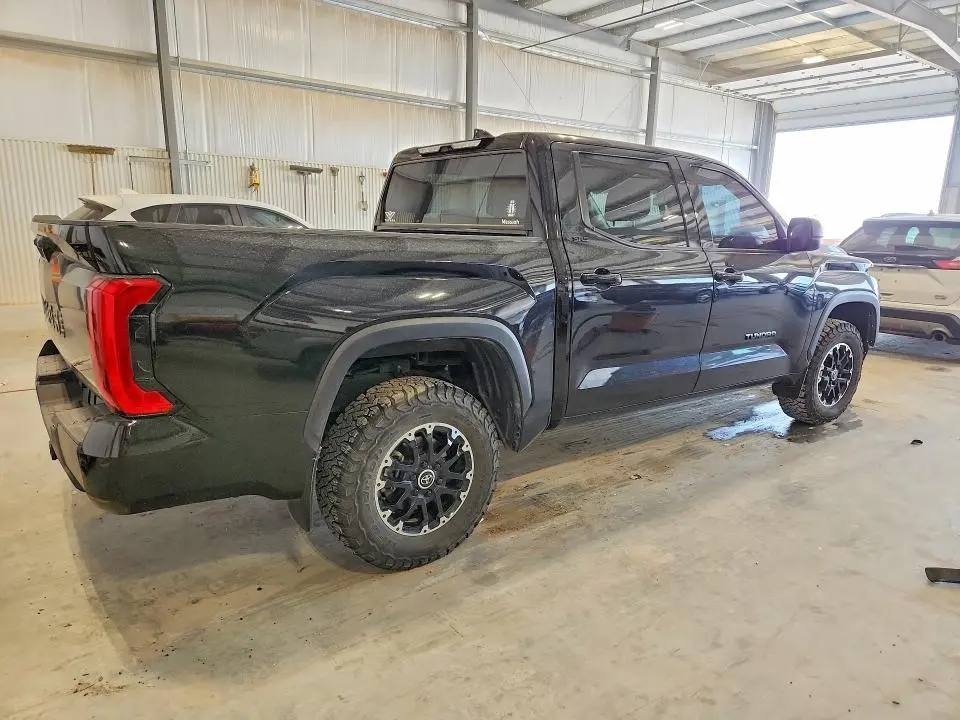 2022 TOYOTA TUNDRA SR5  