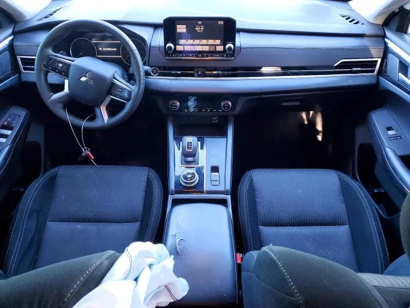 2023 MITSUBISHI OUTLANDER ES  