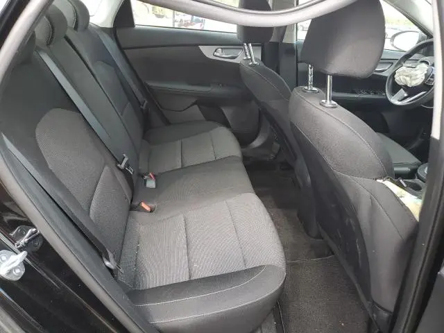 2024 KIA FORTE LX  