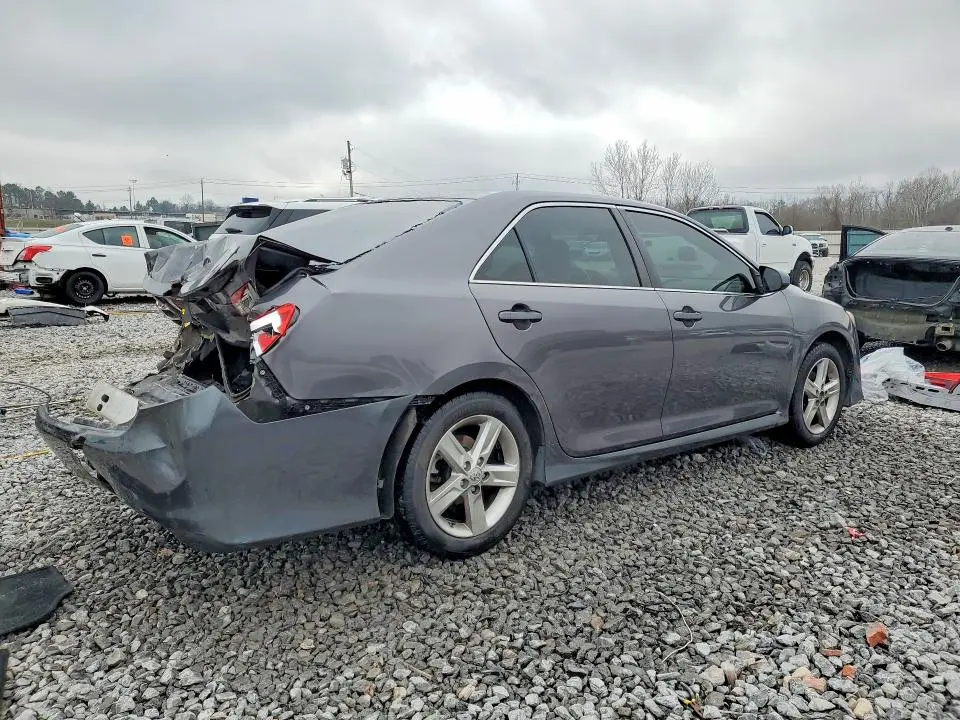2014 TOYOTA CAMRY SE  