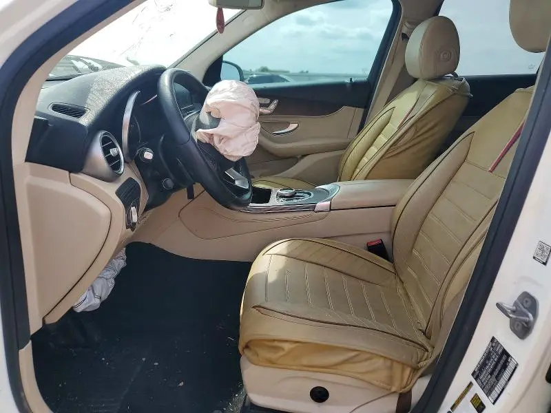 2019 MERCEDES-BENZ GLC 300  
