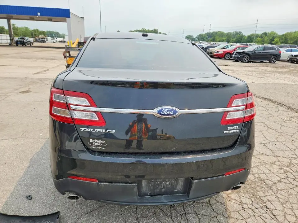 2015 FORD TAURUS SEL  