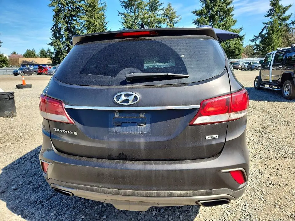 2017 HYUNDAI SANTA FE SE  