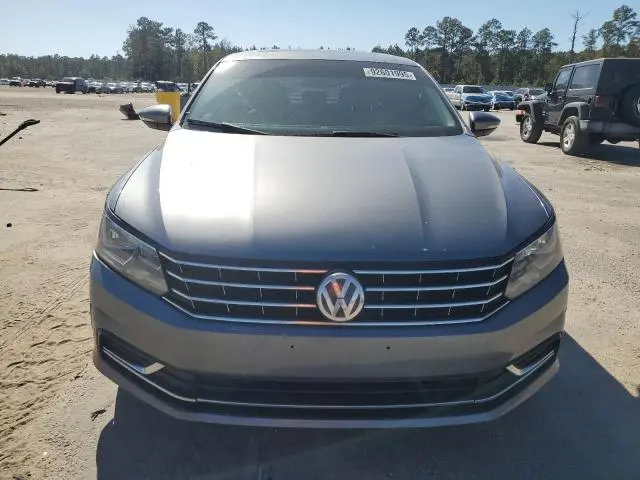 2017 VOLKSWAGEN PASSAT SE  