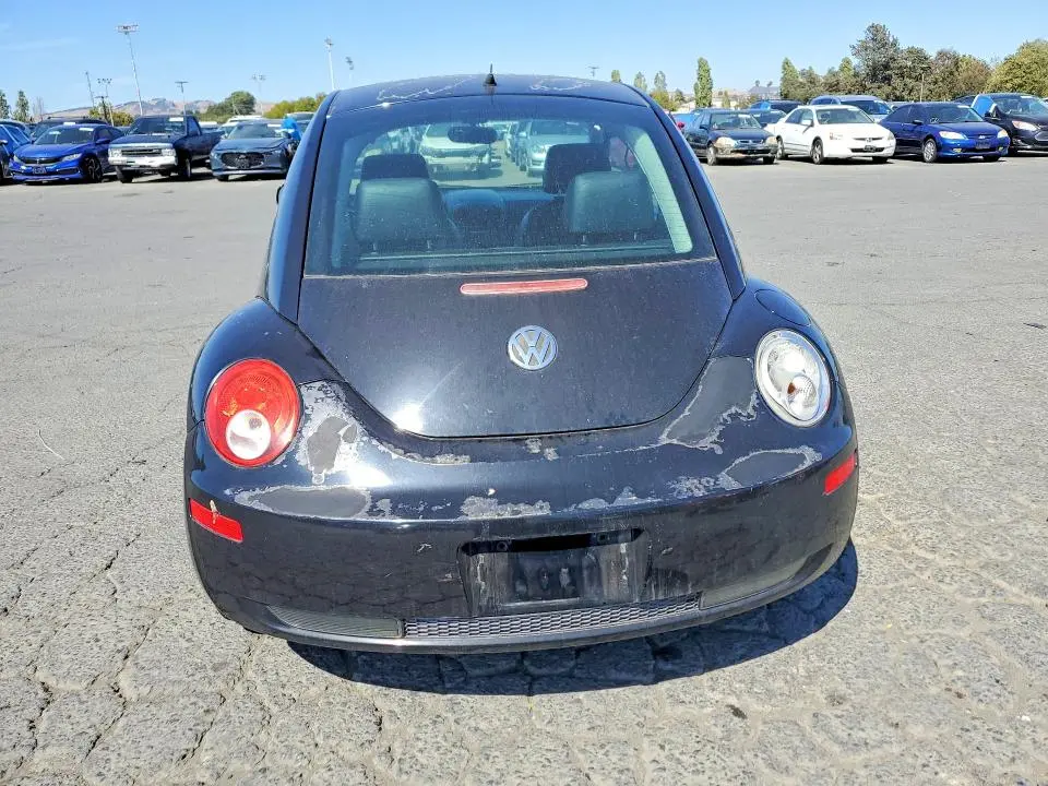 2010 VOLKSWAGEN NEW BEETLE   