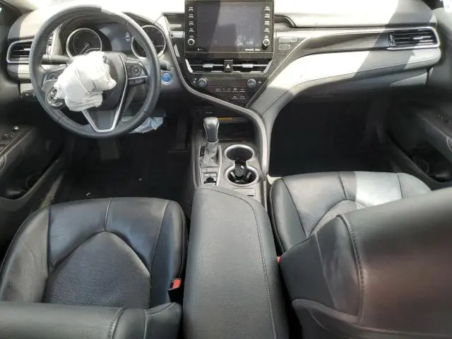 2021 TOYOTA CAMRY XLE  