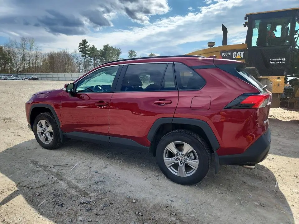 2025 TOYOTA RAV4 XLE  