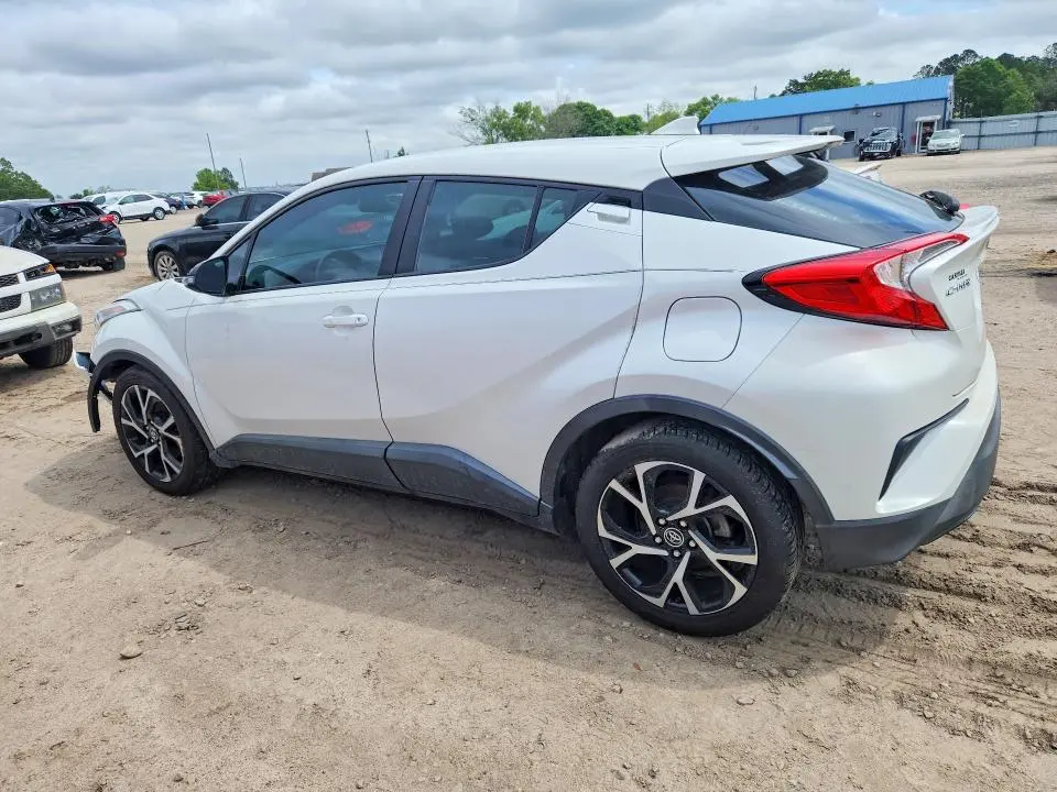 2018 TOYOTA C-HR XLE  