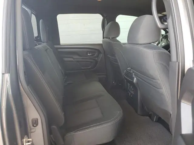 2019 NISSAN TITAN SV  