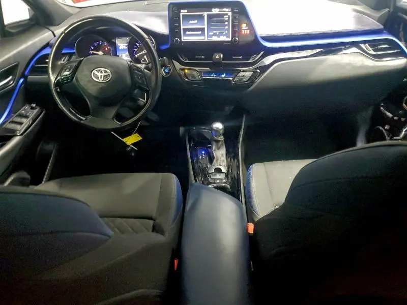 2021 TOYOTA C-HR XLE  