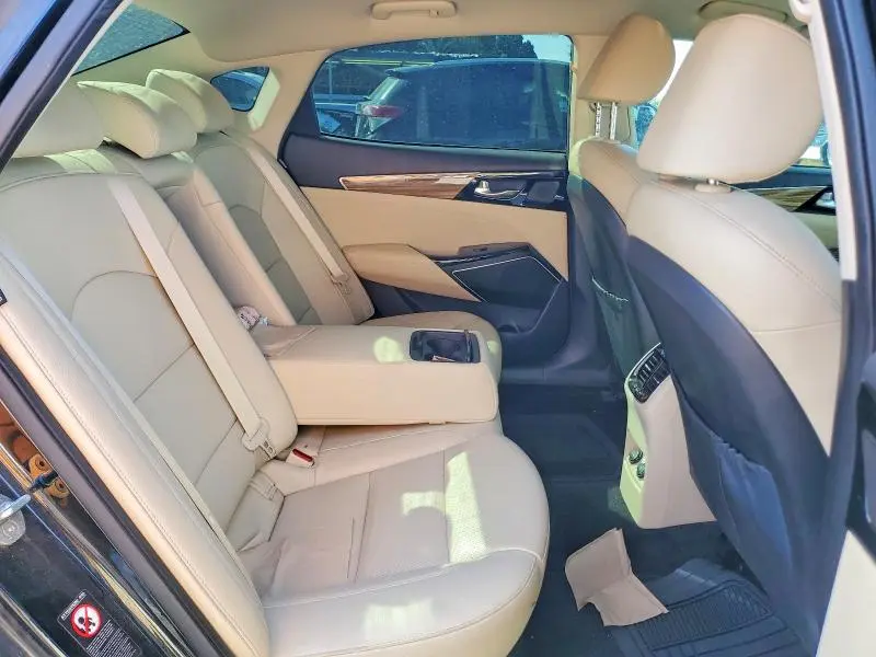 2019 KIA CADENZA PREMIUM  