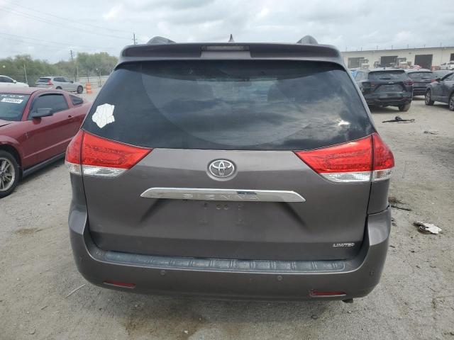 2011 TOYOTA SIENNA XLE