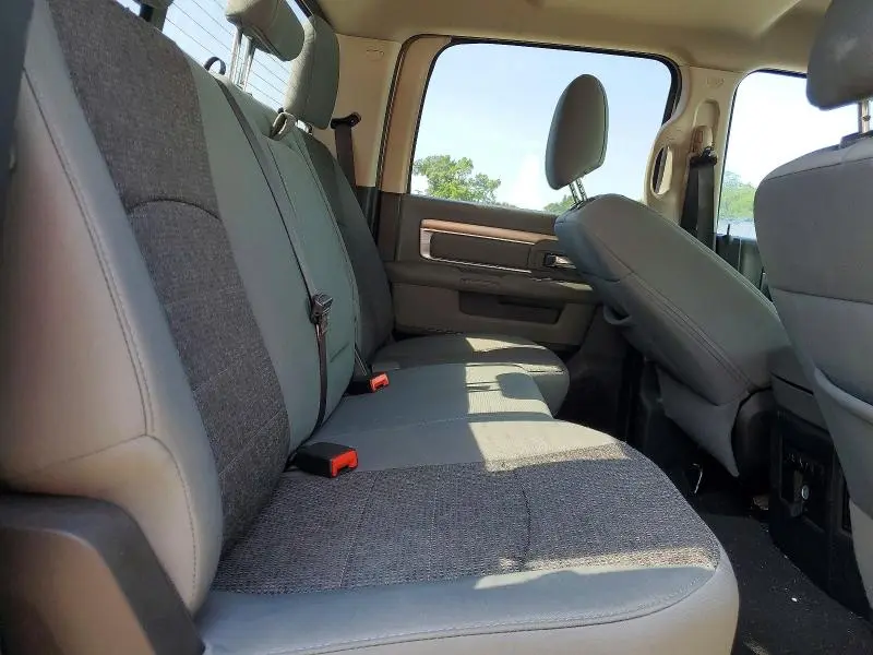 2017 RAM 1500 SLT  