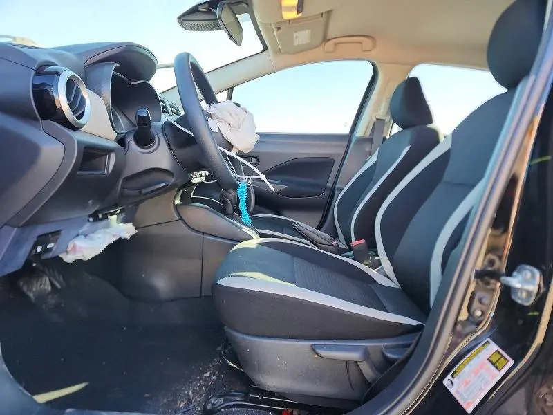 2022 NISSAN VERSA SV  