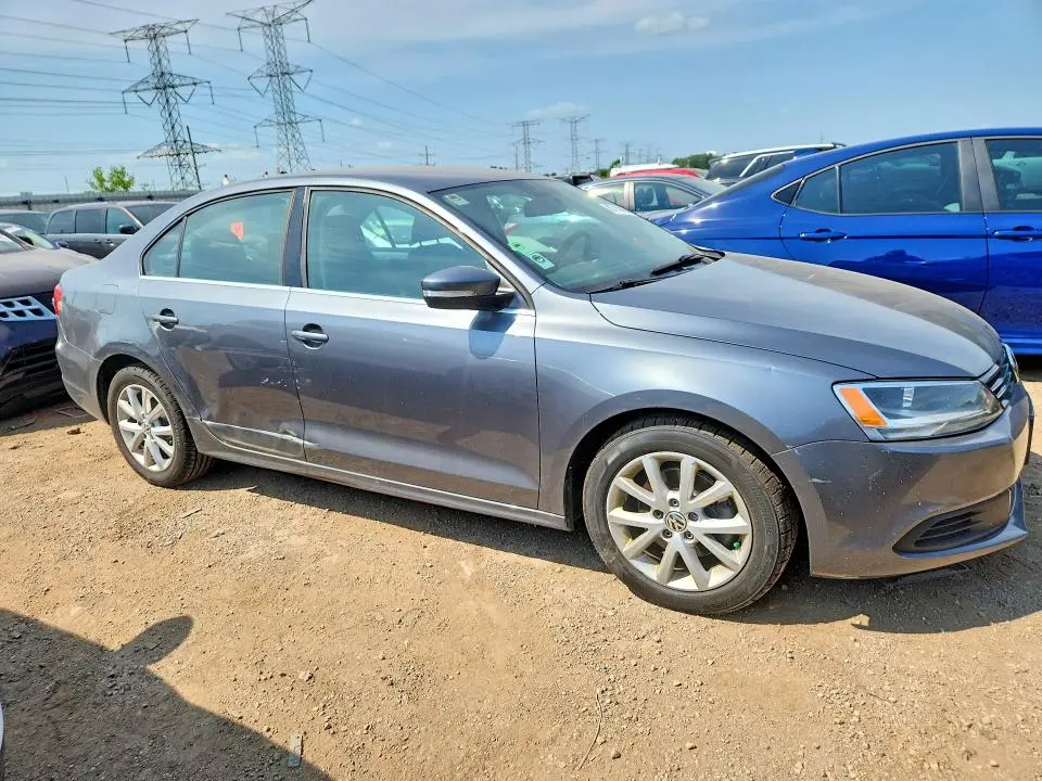 2013 VOLKSWAGEN JETTA SE  