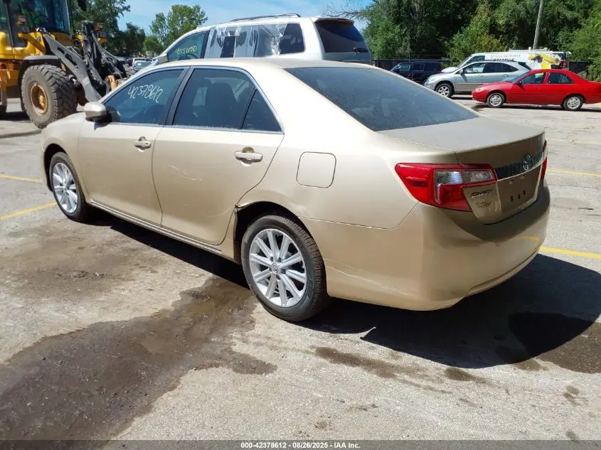 2012 TOYOTA CAMRY XLE