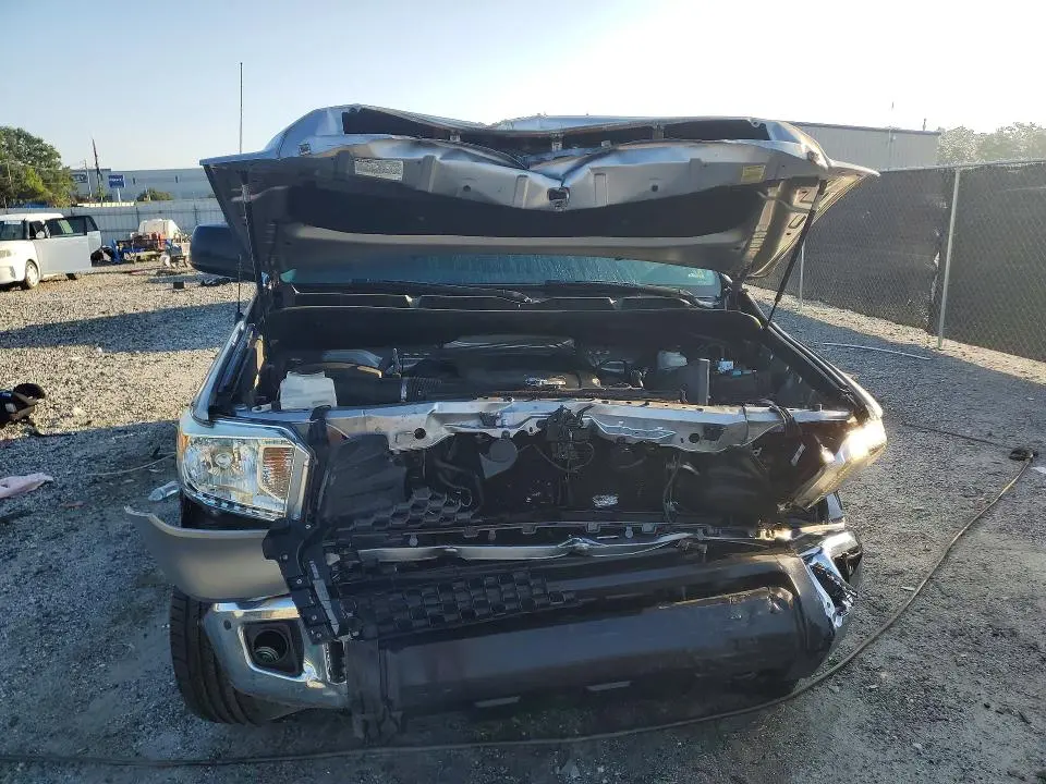 2017 TOYOTA TUNDRA SR5  