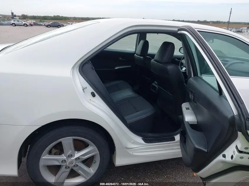 2012 TOYOTA CAMRY SE
