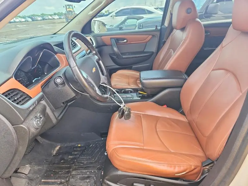 2016 CHEVROLET TRAVERSE LT  