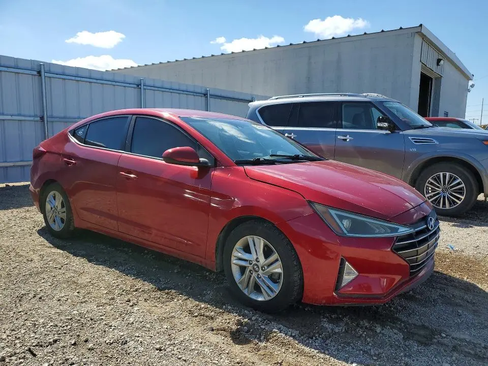 2020 HYUNDAI ELANTRA SEL  