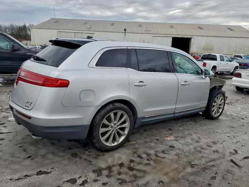 2012 LINCOLN MKT   