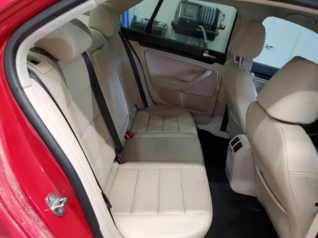 2010 VOLKSWAGEN JETTA SE  