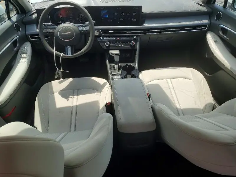 2025 HYUNDAI SONATA SE  