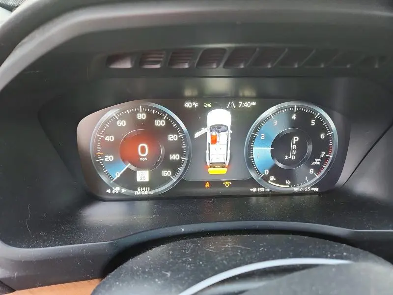 2021 VOLVO XC90 T6 MOMENTUM  