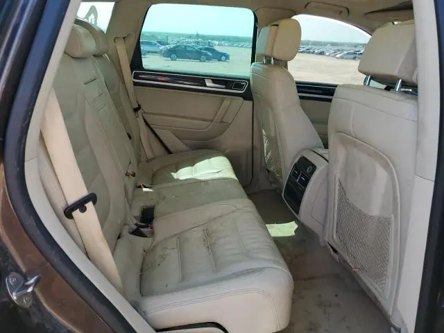 2014 VOLKSWAGEN TOUAREG V6  