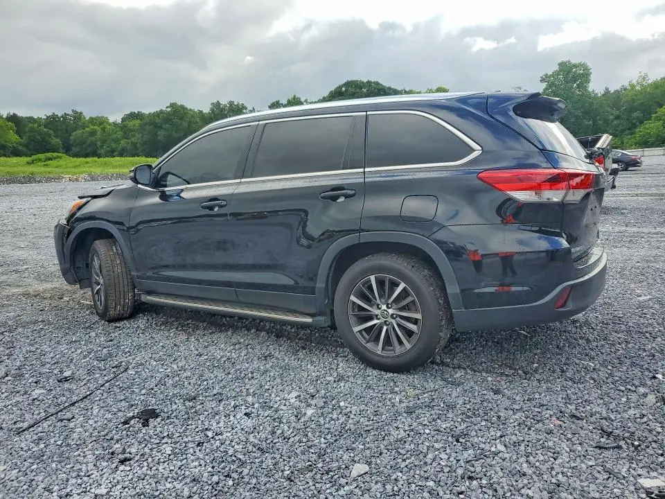 2019 TOYOTA HIGHLANDER XLE  