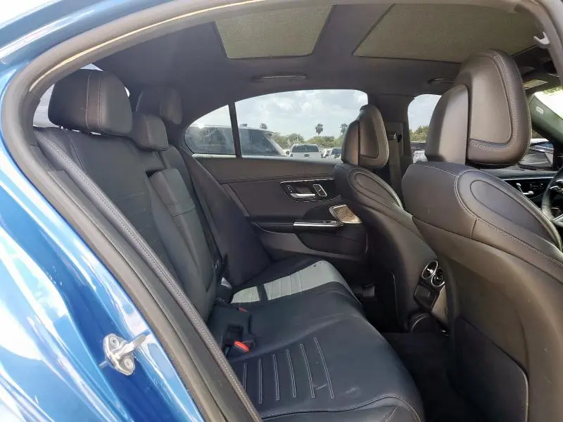2024 MERCEDES-BENZ C 300  