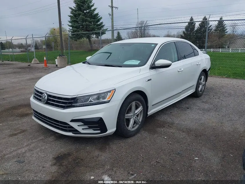 2017 VOLKSWAGEN PASSAT 1.8T R-LINE