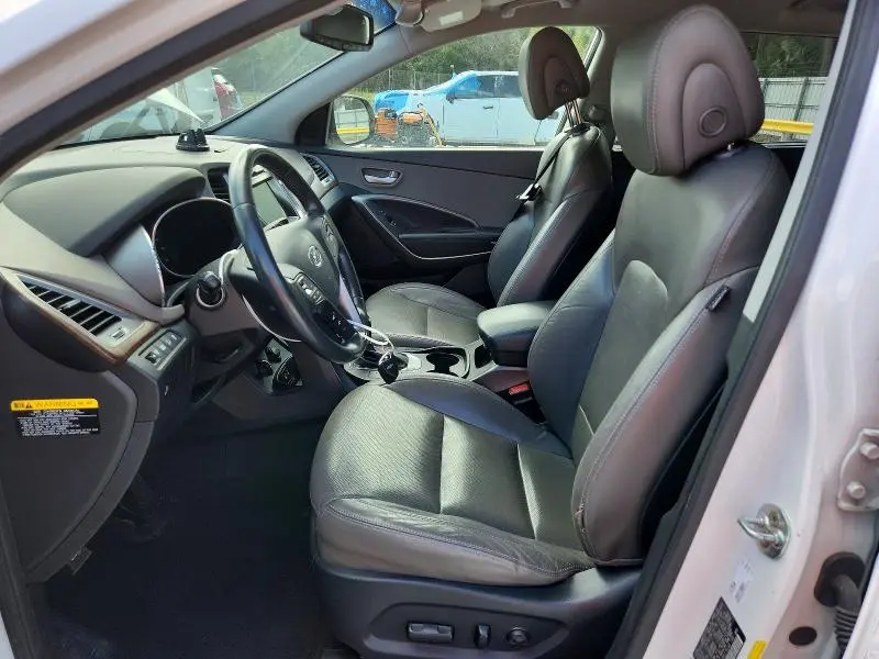 2017 HYUNDAI SANTA FE SE  