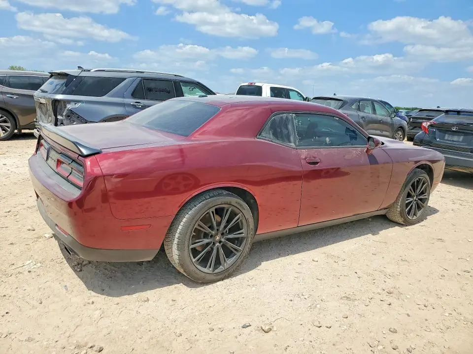 2022 DODGE CHALLENGER SXT  