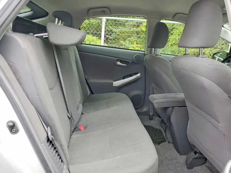 2010 TOYOTA PRIUS III  