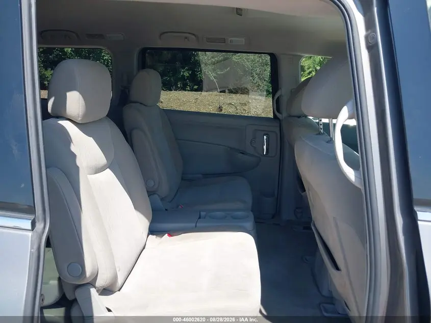 2017 NISSAN QUEST SV