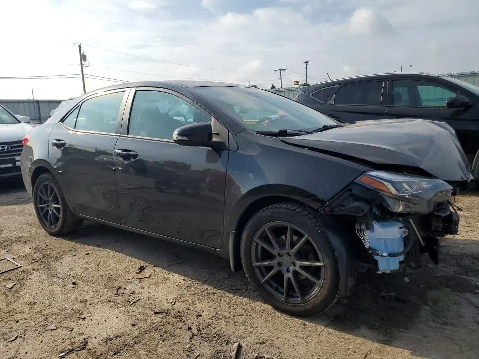 2018 TOYOTA COROLLA SE  