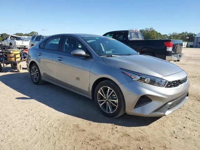 2023 KIA FORTE LX  