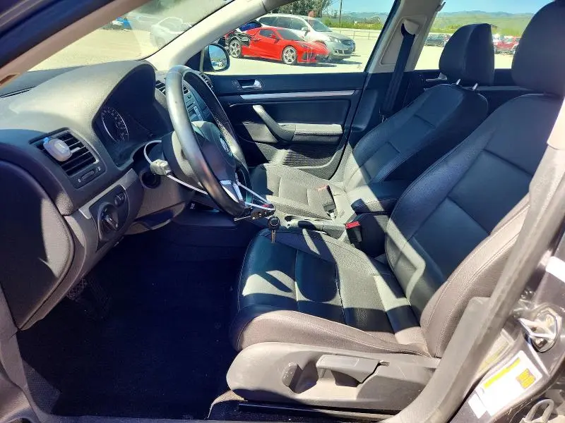 2010 VOLKSWAGEN JETTA LIMITED  