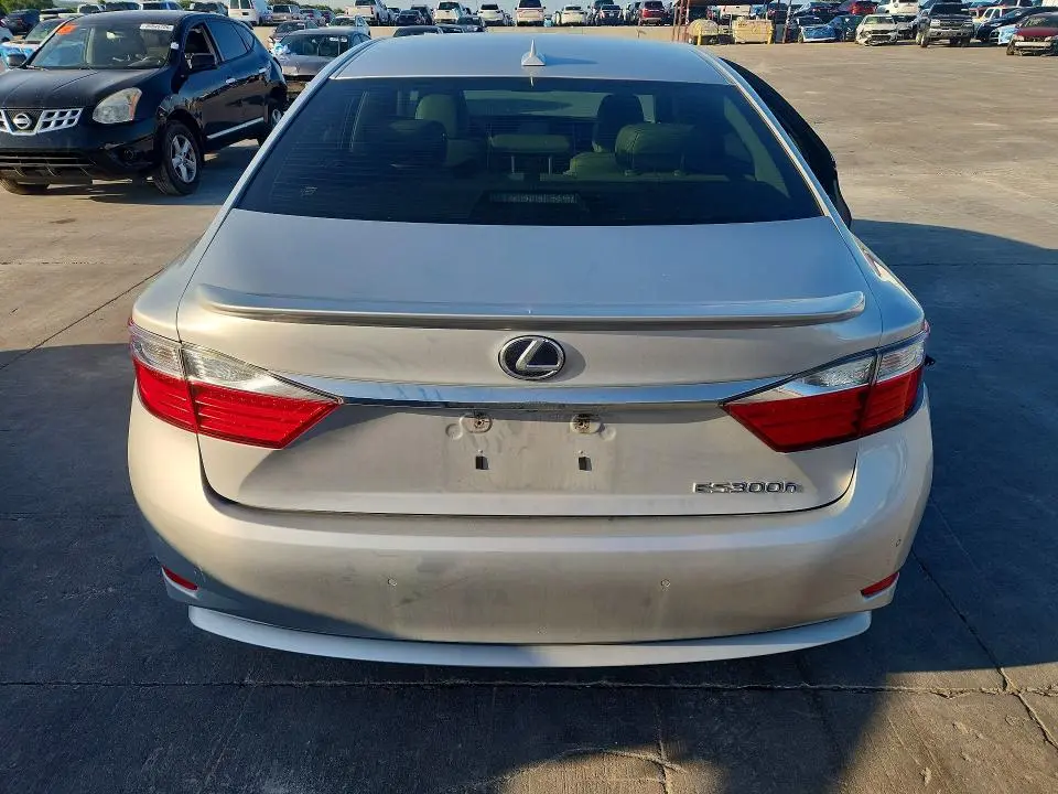 2013 LEXUS ES 300H  