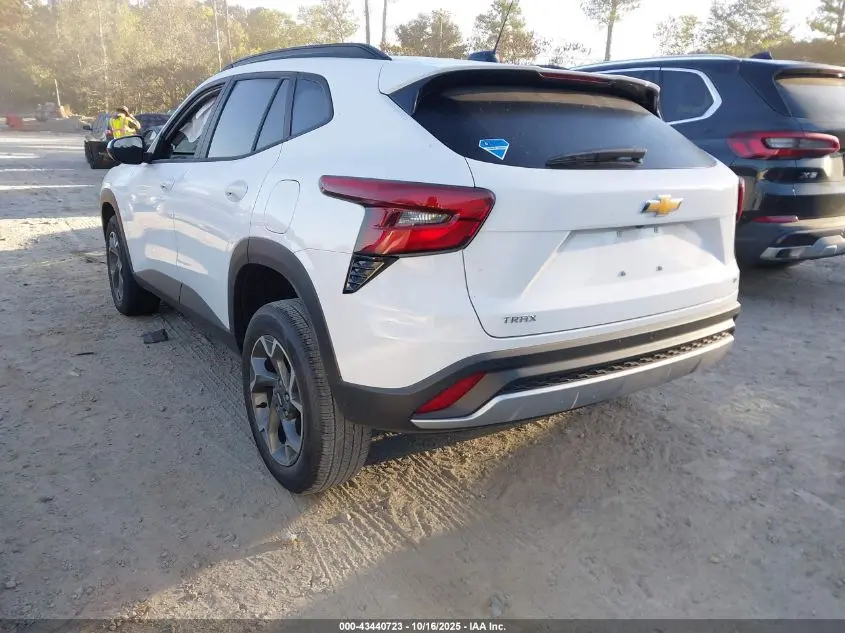 2025 CHEVROLET TRAX FWD LT