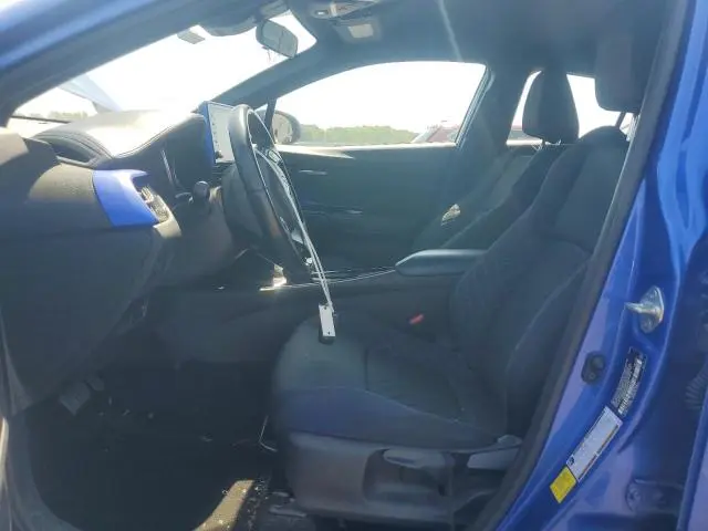 2021 TOYOTA C-HR XLE  