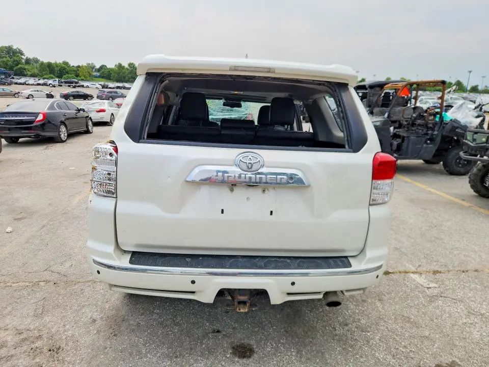2013 TOYOTA 4RUNNER SR5  