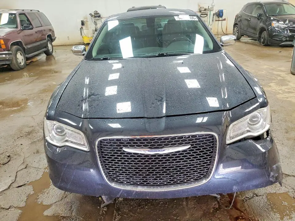 2019 CHRYSLER 300 LIMITED  