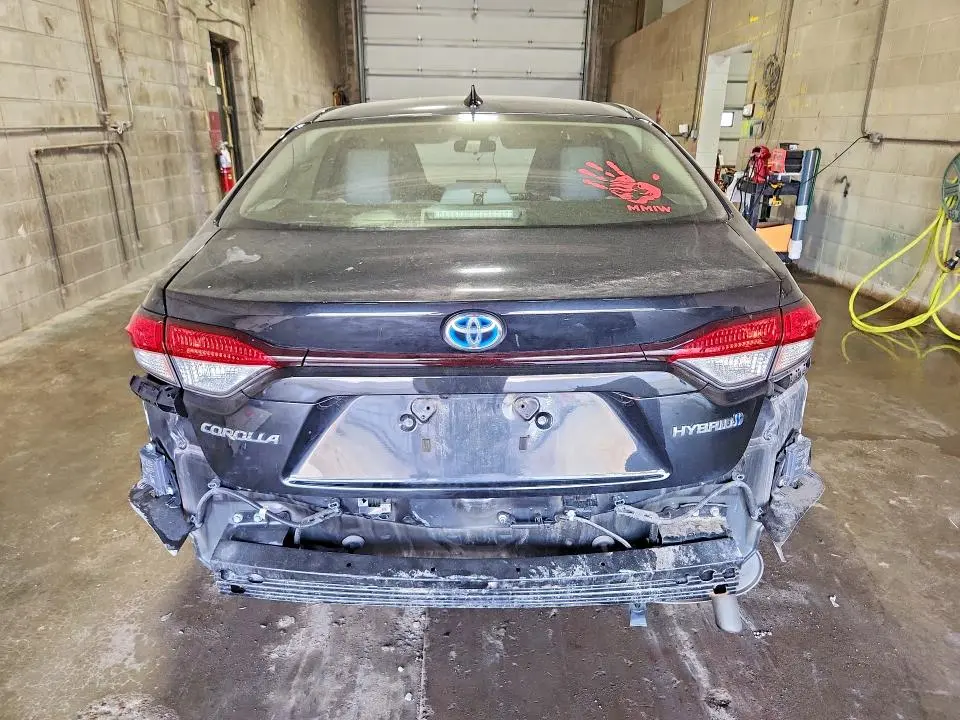 2021 TOYOTA COROLLA LE  