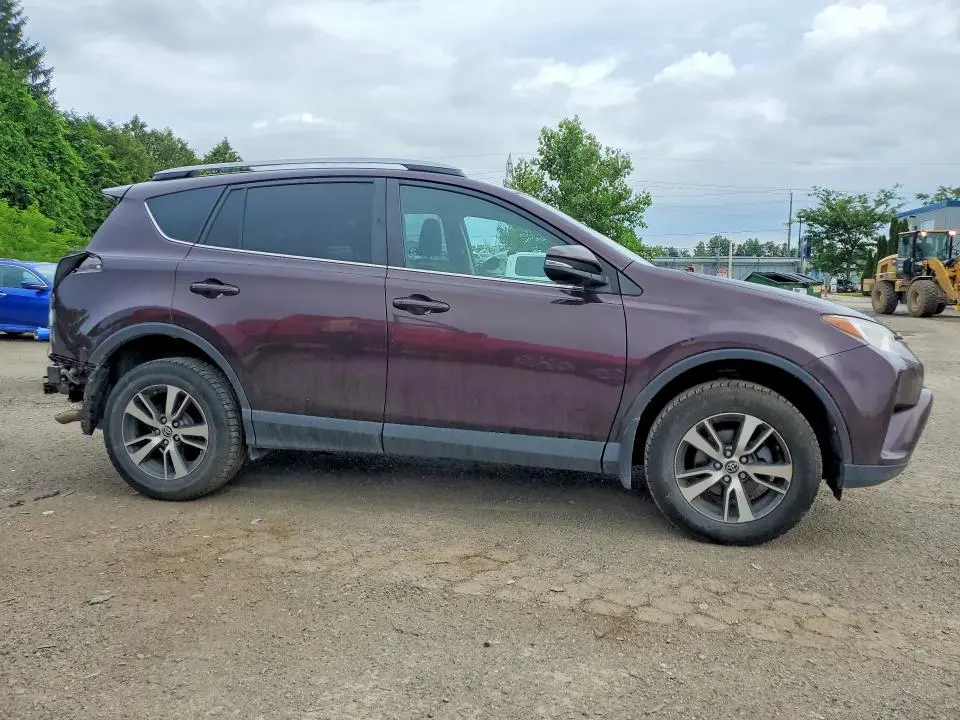 2017 TOYOTA RAV4 XLE  