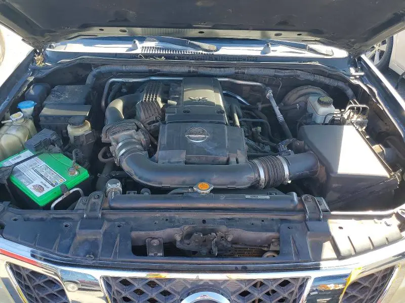 2010 NISSAN FRONTIER CREW CAB SE  
